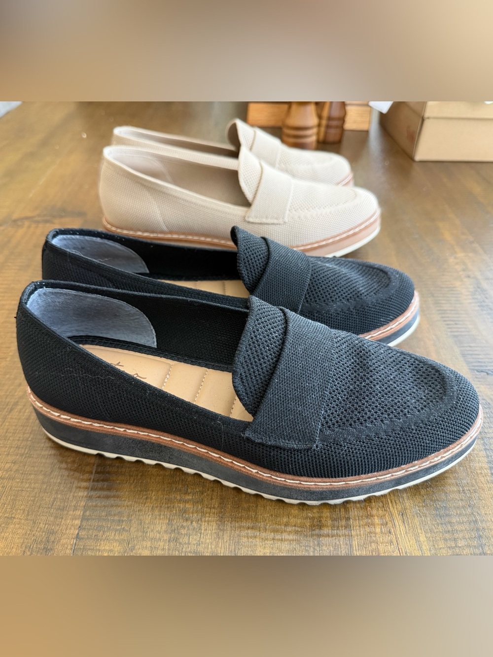 2 Pair me too Barnett Loafers